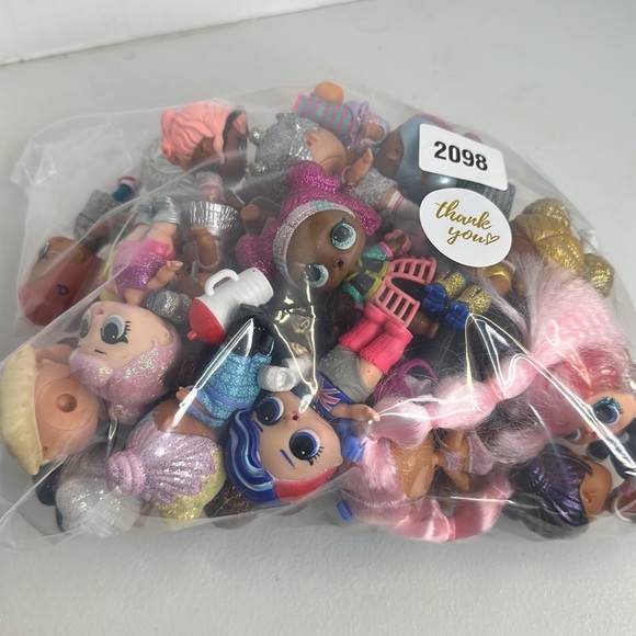 Lot 2088 ❤️ LOL Surprise dolls and accessories 48 total in lot - Picture 11 of 11